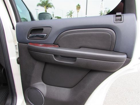 Used 2008 Cadillac Escalade AWD image 22