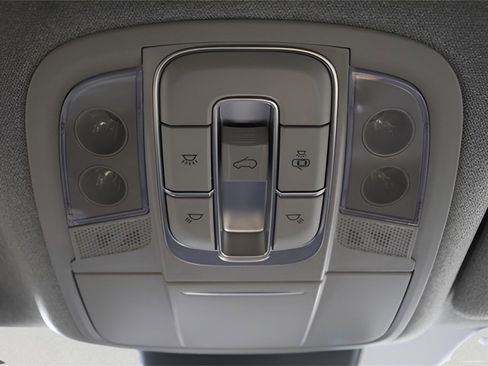 Used 2020 Hyundai Santa Fe Limited image 33