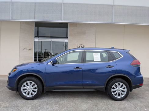 Used 2018 Nissan Rogue S AWD/4WD image 3