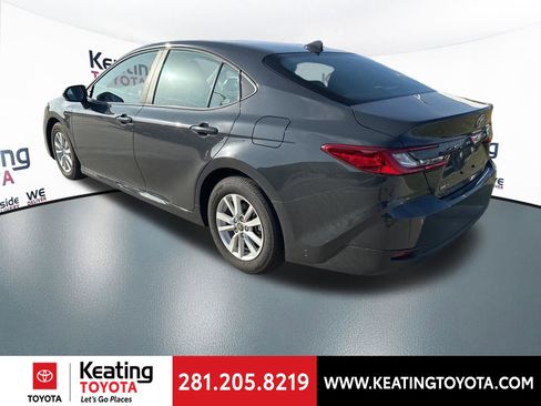 Used 2026 Toyota Camry LE FWD image 5