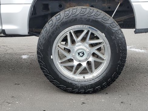 Used 2016 Ford F150 XLT image 6