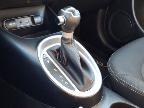 Used 2019 Kia Soul + image 16