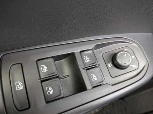 Certified 2025 Volkswagen Taos SE AWD/4WD image 26