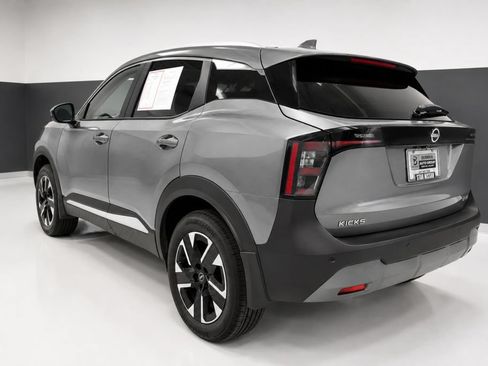 Used 2025 Nissan Kicks SV w/ SV Premium Package AWD/4WD image 3