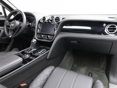 Used 2017 Bentley Bentayga W12 image 2