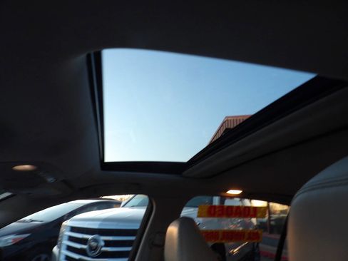 Used 2018 INFINITI Q50 Luxe w/ Essential Package (3.0T Luxe) image 8