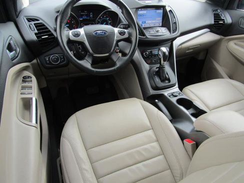 Used 2016 Ford Escape SE w/ SE Leather Comfort Package image 2