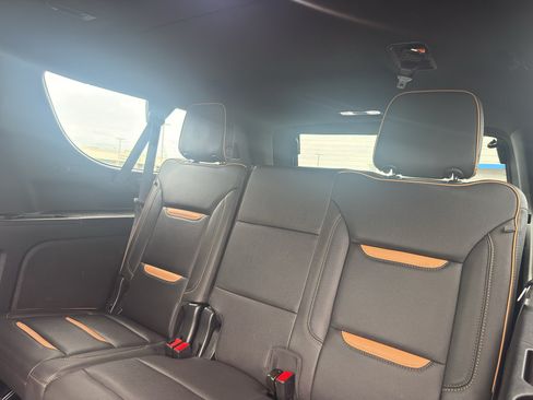 Certified 2023 GMC Yukon XL AT4 w/ AT4 Premium Plus Package AWD/4WD image 32