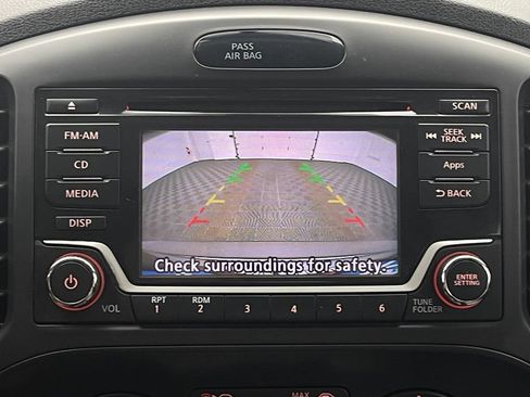 Used 2015 Nissan Juke S FWD image 4