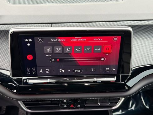 Used 2024 Volkswagen Atlas Cross Sport SEL image 34