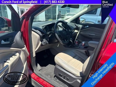 Used 2019 Ford Escape Titanium AWD/4WD image 13