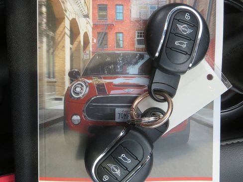Used 2019 MINI Cooper 4-Door Hardtop w/ Signature Upholstery Package FWD image 39
