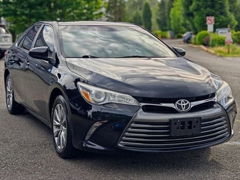 Used 2017 Toyota Camry XLE FWD image 1