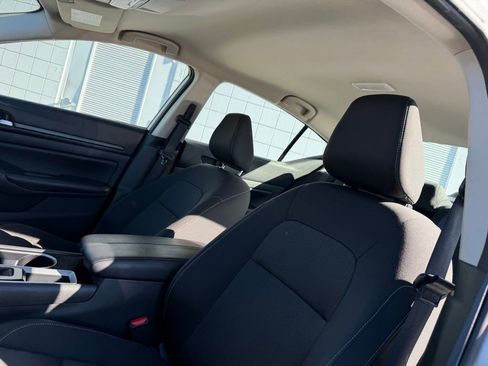 Used 2024 Nissan Altima 2.5 SV image 17