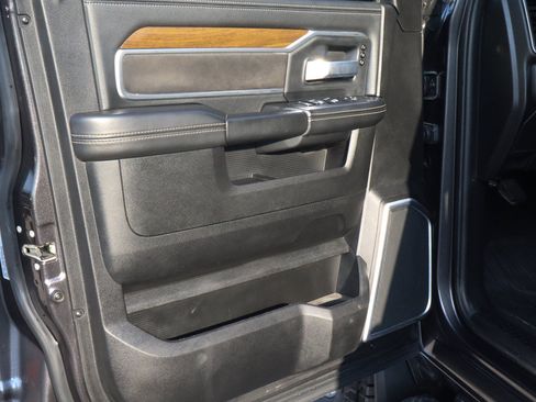 Used 2024 RAM 2500 Laramie AWD/4WD image 18