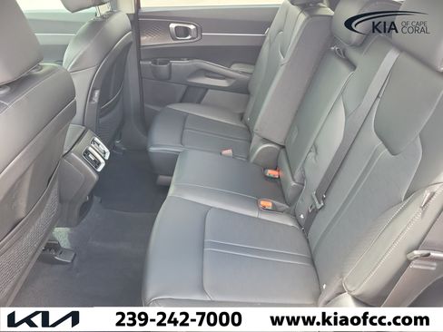 Certified 2025 Kia Sorento S w/ Panoramic Sunroof Package FWD image 12