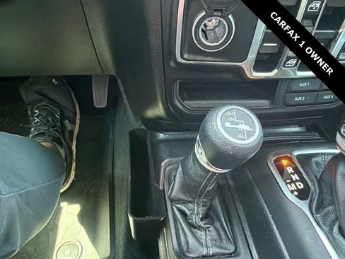 Used 2024 Jeep Gladiator Sport AWD/4WD image 16