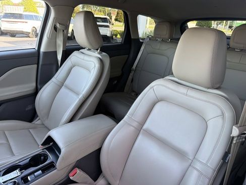 Used 2023 Lincoln Corsair FWD image 11