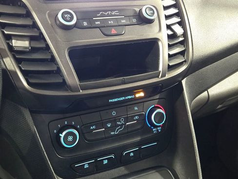 Used 2019 Ford Transit Connect XLT image 28