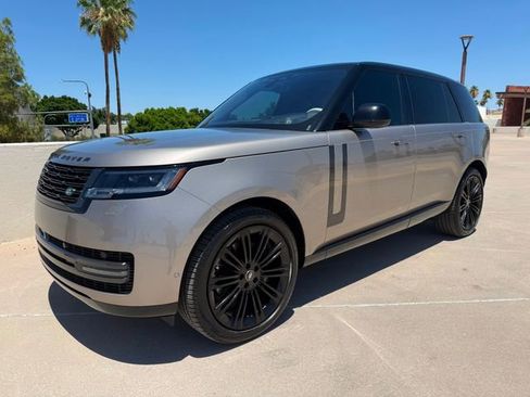 Used 2023 Land Rover Range Rover Long Wheelbase SE AWD/4WD image 3