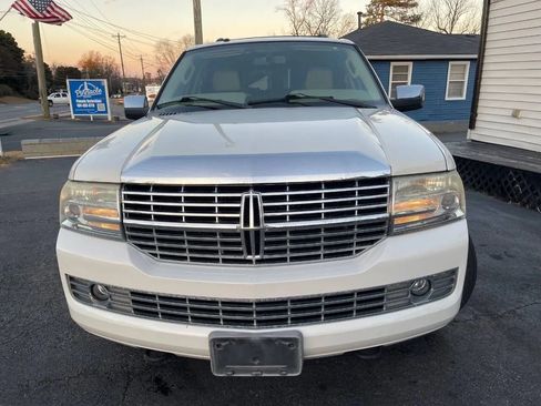 Used 2008 Lincoln Navigator 2WD image 2
