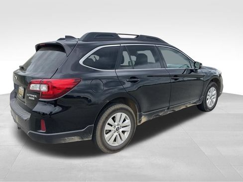 Used 2017 Subaru Outback 2.5i Premium AWD/4WD image 7