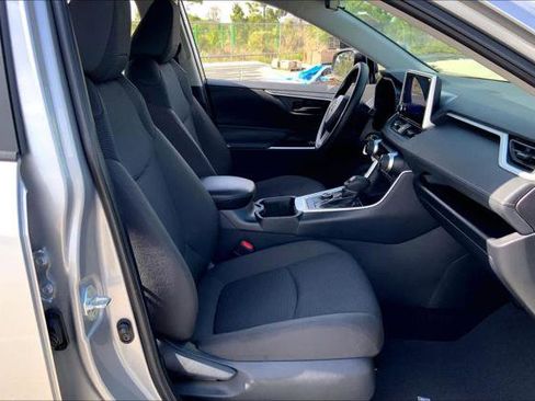 Certified 2025 Toyota RAV4 LE image 9