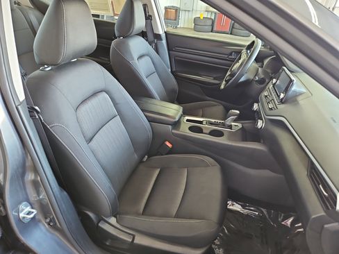 Used 2024 Nissan Altima 2.5 S image 9