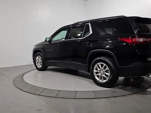 Used 2020 Chevrolet Traverse LT w/ Driver Confidence II Package image 3