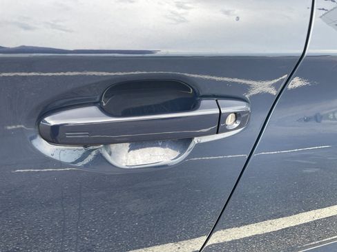 Used 2024 Subaru Ascent Onyx Edition image 7