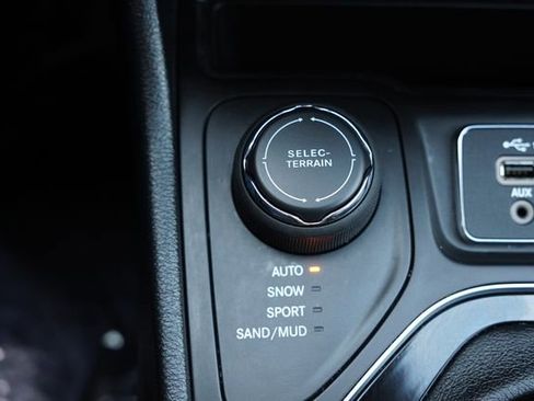 Certified 2022 Jeep Cherokee Limited w/ Elite Package image 33