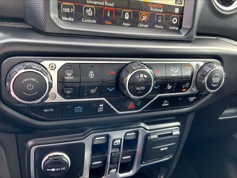 Used 2023 Jeep Wrangler Unlimited Sahara w/ Cold Weather Group AWD/4WD image 30