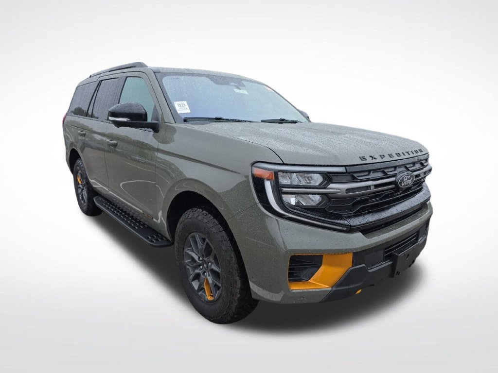 Used 2025 Ford Expedition Tremor AWD/4WD image 2