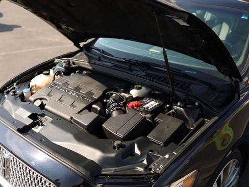 Used 2019 Lincoln Continental Select w/ Continental Climate Package image 49