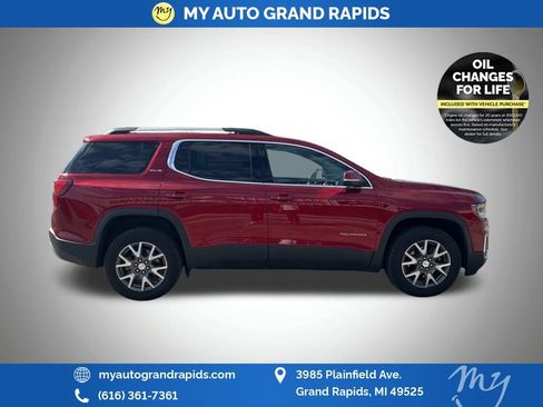 Used 2023 GMC Acadia SLE w/ Driver Convenience Package image 4