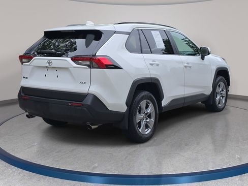 Used 2025 Toyota RAV4 XLE w/ Convenience Package FWD image 5