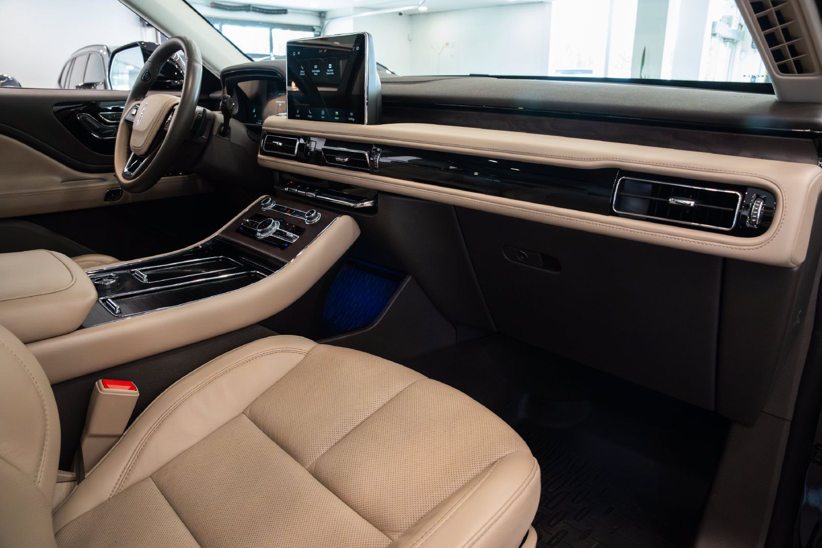 Used 2022 Lincoln Aviator Reserve RWD image 27