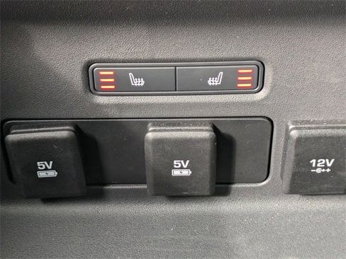 Used 2021 Land Rover Range Rover Velar R-Dynamic S image 16