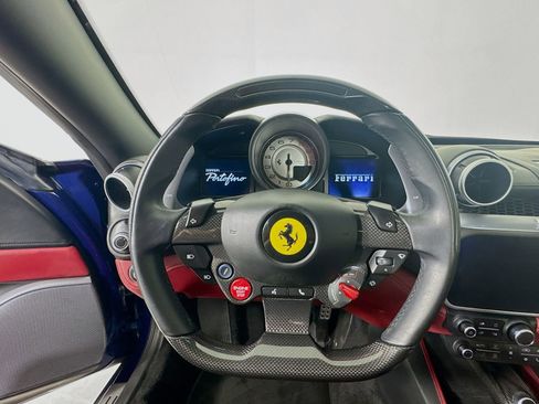Used 2020 Ferrari Portofino image 11