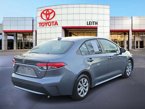 Used 2022 Toyota Corolla LE image 5