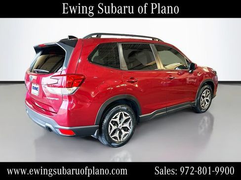 Used 2024 Subaru Forester Premium AWD/4WD image 7