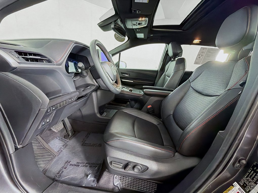 Used 2025 Toyota Sienna XSE AWD/4WD image 26