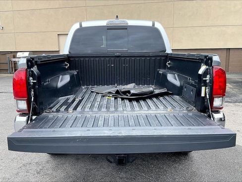 Used 2023 Toyota Tacoma SR5 AWD/4WD image 31