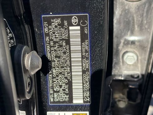 Used 2021 Toyota Prius LE AWD/4WD image 29