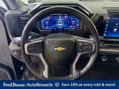 Used 2023 Chevrolet Silverado 1500 LT AWD/4WD image 15