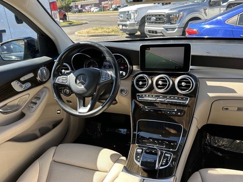 Used 2017 Mercedes-Benz GLC 300 4MATIC image 19