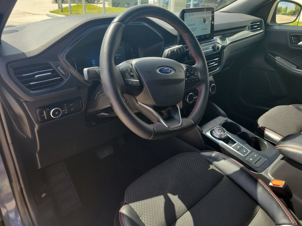 Used 2025 Ford Escape ST-Line Select AWD/4WD image 19