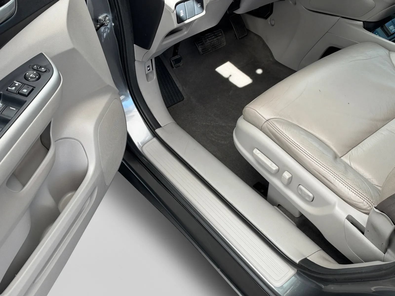 Used 2014 Honda CR-V EX-L image 11