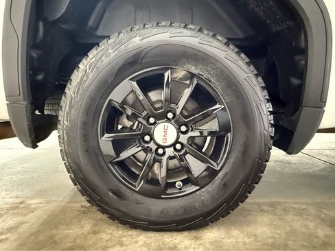 Used 2023 GMC Sierra 1500 SLE AWD/4WD image 10
