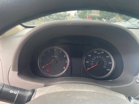 Used 2013 Hyundai Accent GLS FWD image 13